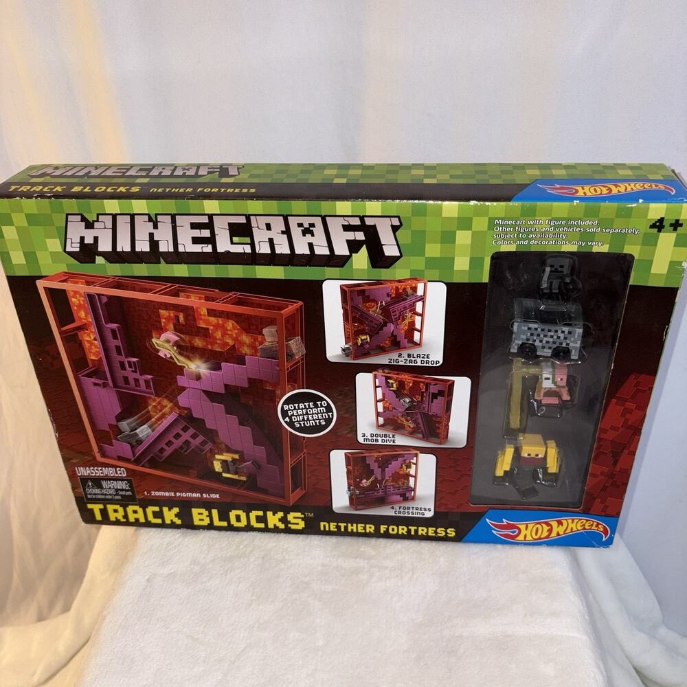 Mattel Hotwheels Minecraft Nether Fortress Play Set 2018 - RARE FIND - NEW
